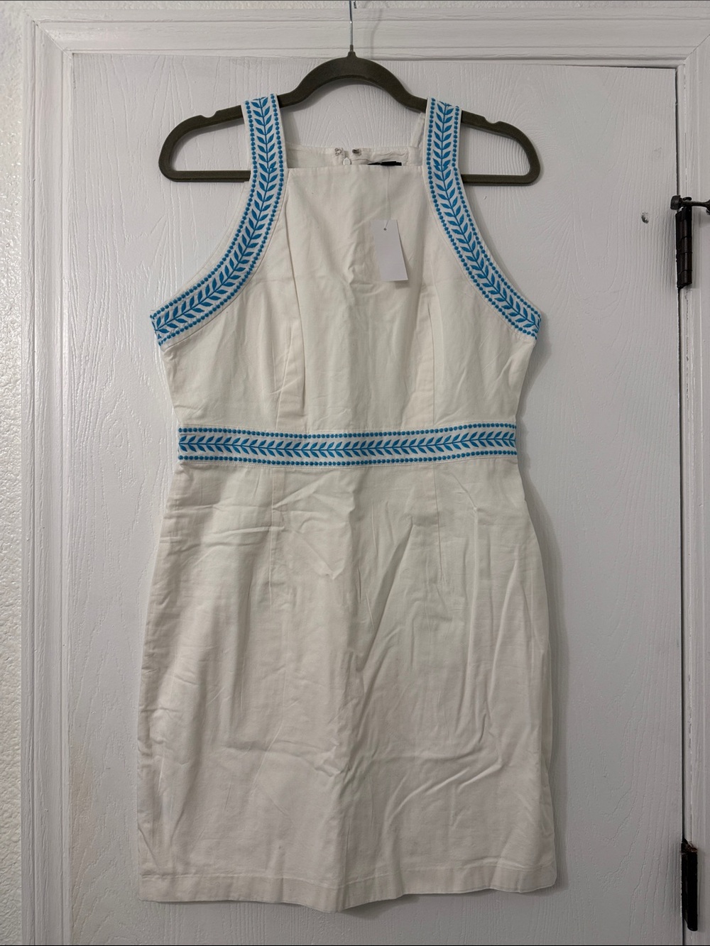 Ann Taylor White Sleeveless Embroidered Sheath Dress with Blue Trim Greek NWT